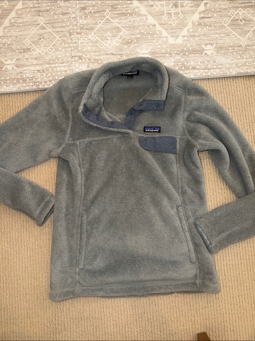 Women’s Patagonia pullover